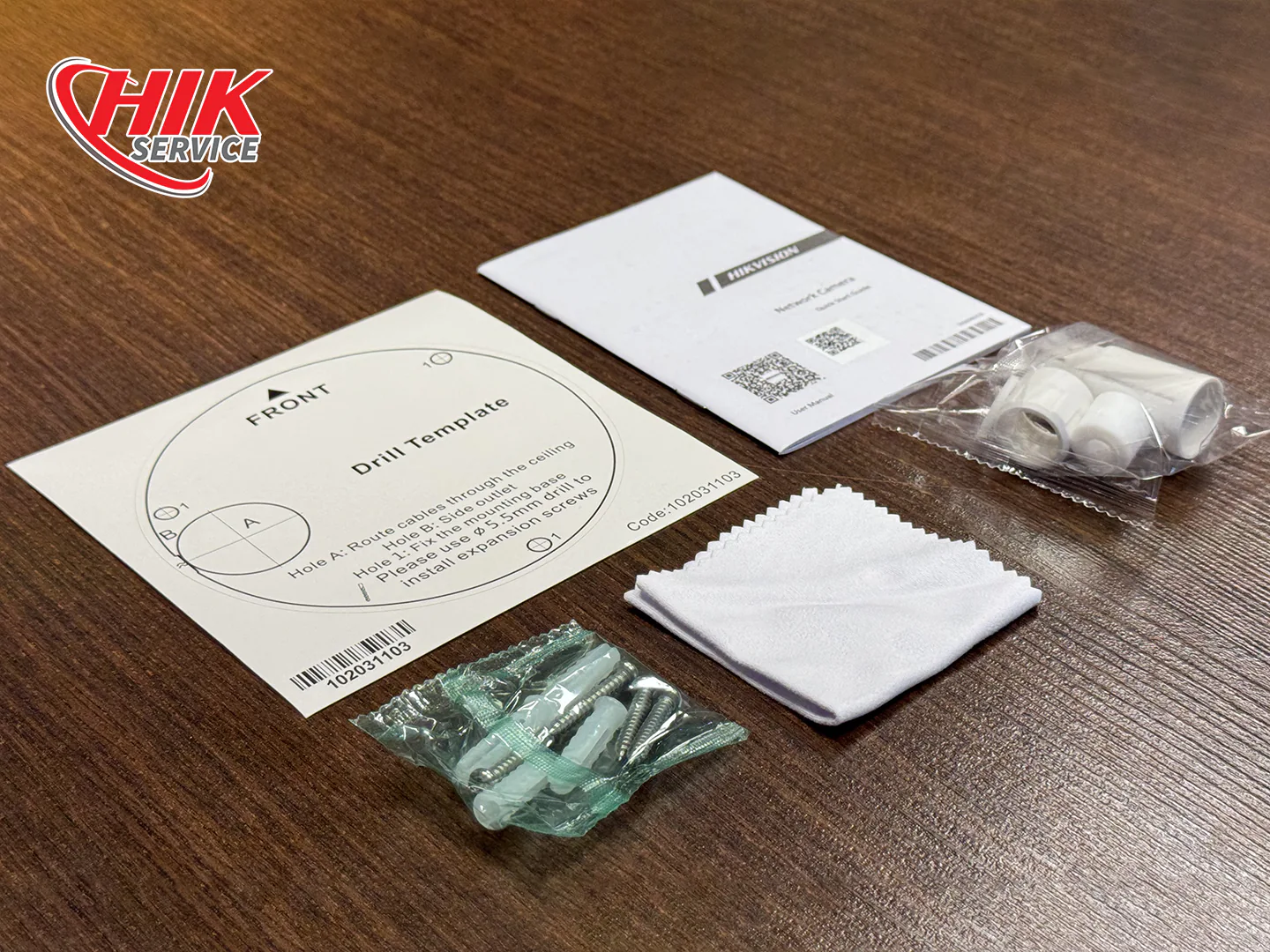 اقلام موجود در جعبه دوربین 2CD1143G2-LIU